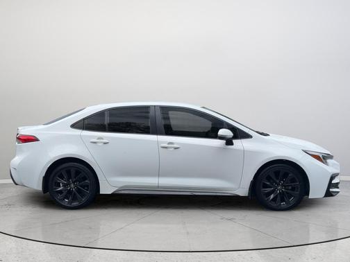 Ice 2023 Toyota Corolla SE