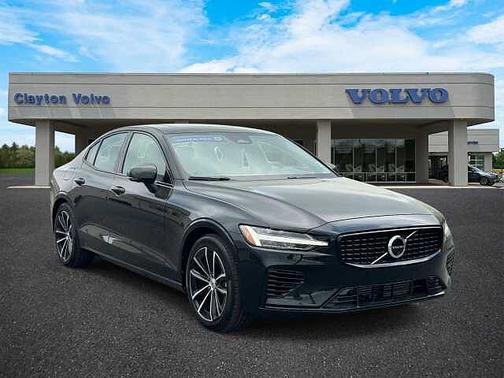 Onyx Black 2025 Volvo S60 Plus