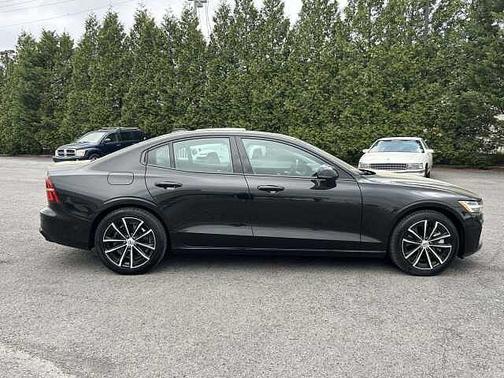 Onyx Black 2025 Volvo S60 Plus
