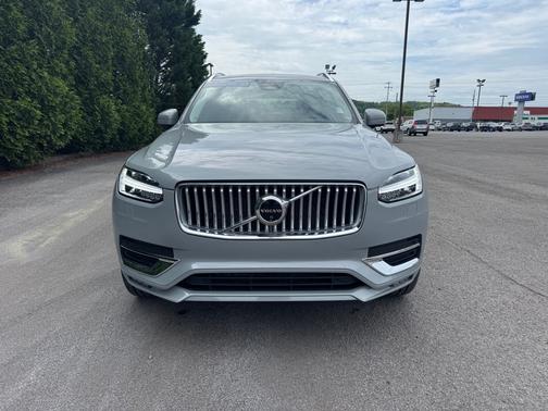 2024 Volvo XC90 B5 Plus Bright Theme