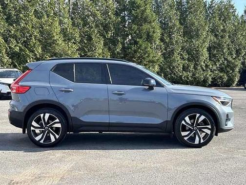 2023 Volvo XC40 Plus