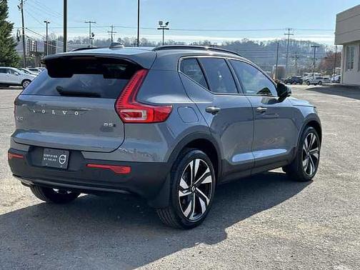 2023 Volvo XC40 Plus