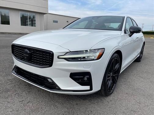 2024 Volvo S60 Plus