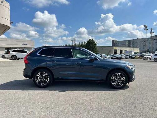 2022 Volvo XC60 B5 AWD Momentum