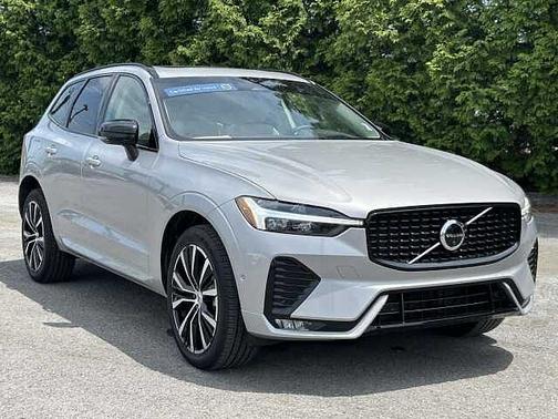Silver Dawn 2025 Volvo XC60 Ultra