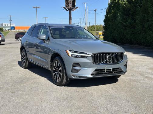 2023 Volvo XC60 B5 AWD Plus Bright Theme