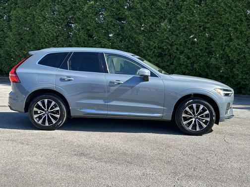 2023 Volvo XC60 B5 AWD Plus Bright Theme