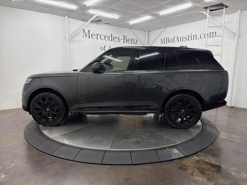 2025 Land Rover Range Rover P550e Autobiography