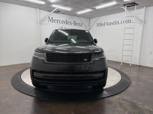 2025 Land Rover Range Rover P550e Autobiography