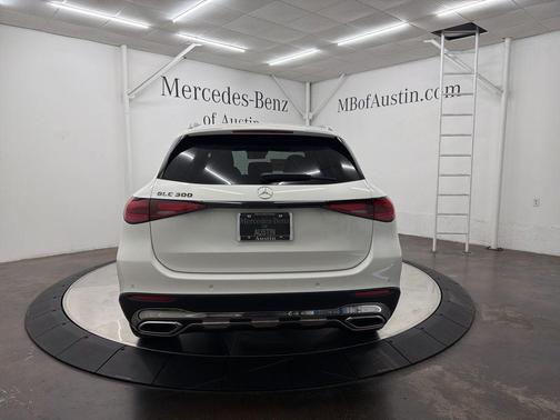 Polar White 2026 Mercedes-Benz GLC 300 Base