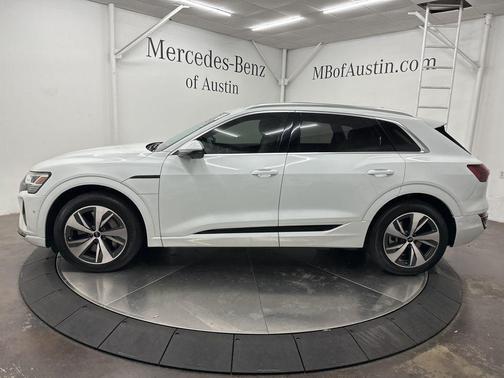 2024 Audi Q8 e-tron Premium