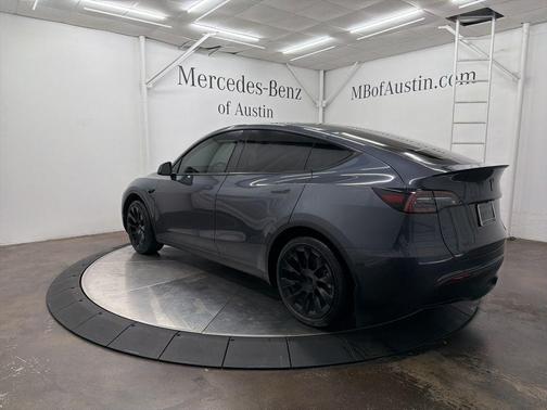 2023 Tesla Model Y Base