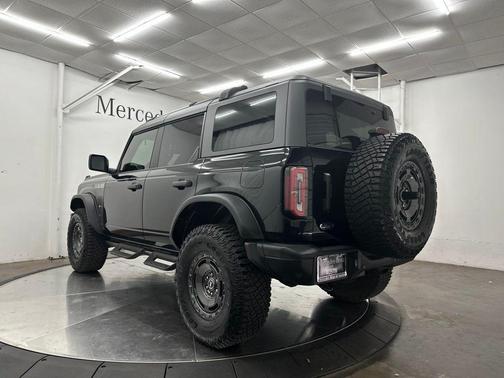 Shadow Black 2024 Ford Bronco Everglades