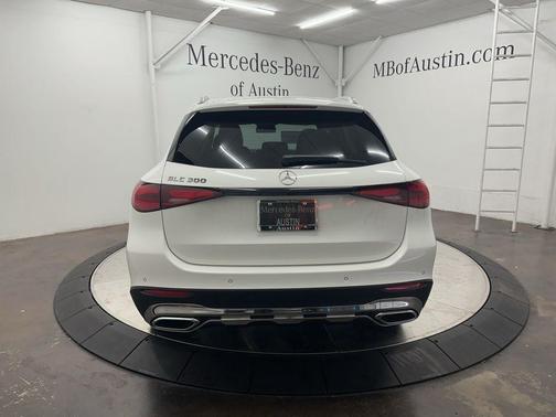 2026 Mercedes-Benz GLC 300 Base