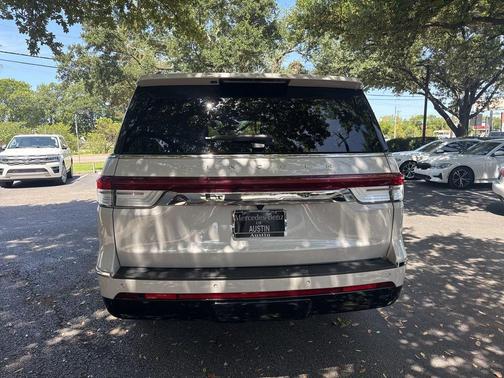 2023 Lincoln Navigator L Reserve