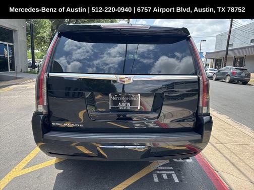 2017 Cadillac Escalade Luxury