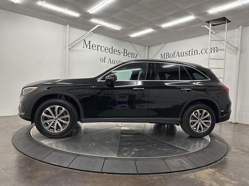 2025 Mercedes-Benz GLC 300 Base