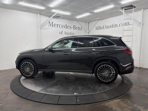 Graphite Gray Metallic 2026 Mercedes-Benz GLC 300 Base