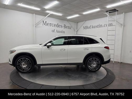 Polar White 2026 Mercedes-Benz GLC 300 Base