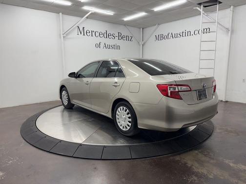 2014 Toyota Camry Hybrid LE