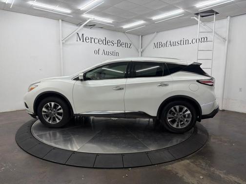 White 2017 Nissan Murano SL