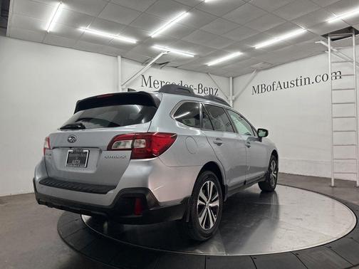 Ice Silver Metallic 2018 Subaru Outback 2.5i Limited
