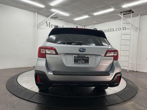 Ice Silver Metallic 2018 Subaru Outback 2.5i Limited