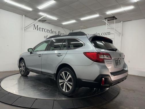 Ice Silver Metallic 2018 Subaru Outback 2.5i Limited