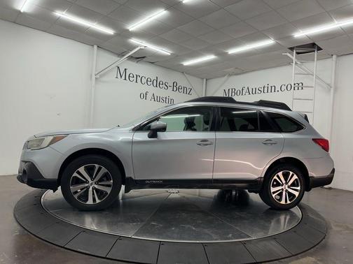 Ice Silver Metallic 2018 Subaru Outback 2.5i Limited