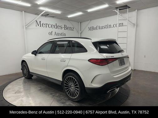 2026 Mercedes-Benz GLC 300 Base