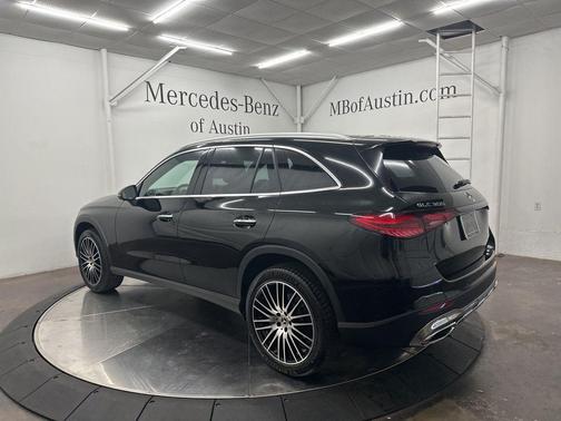 2026 Mercedes-Benz GLC 300 Base