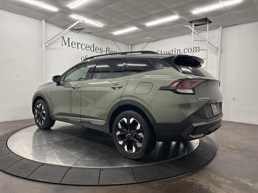 Jungle Green 2024 Kia Sportage X-Line