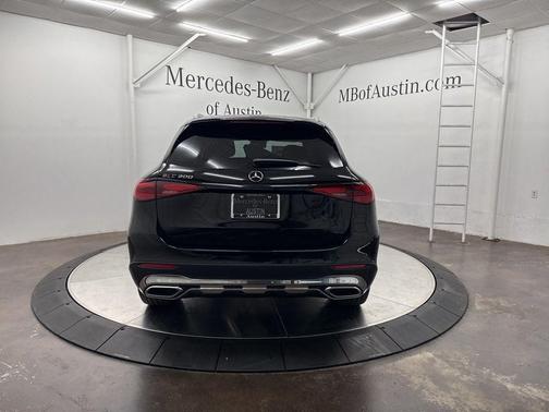 2026 Mercedes-Benz GLC 300 Base