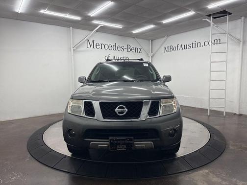 2008 Nissan Pathfinder LE