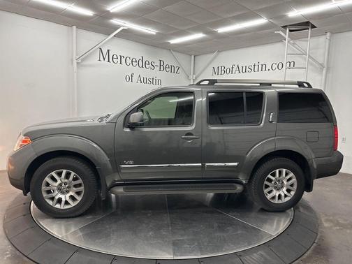 2008 Nissan Pathfinder LE