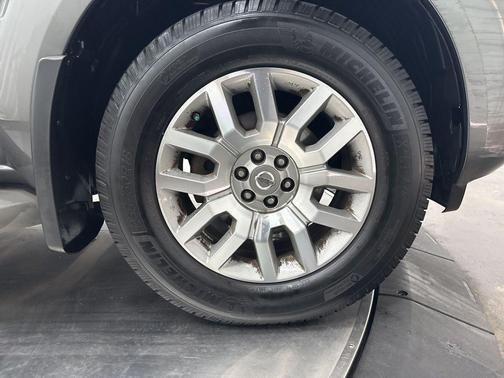 2008 Nissan Pathfinder LE