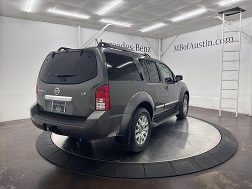 2008 Nissan Pathfinder LE