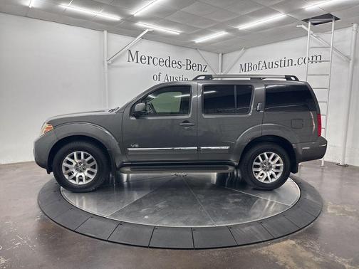 2008 Nissan Pathfinder LE