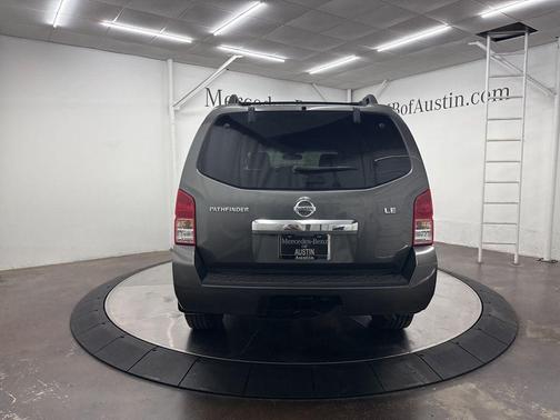 2008 Nissan Pathfinder LE