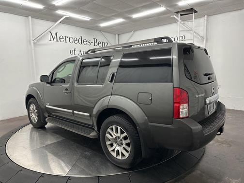 2008 Nissan Pathfinder LE