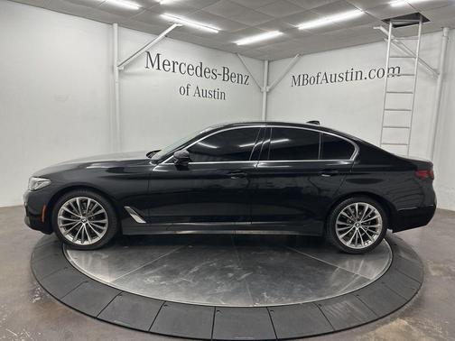 2022 BMW 530 i