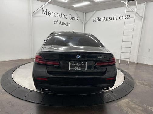 2022 BMW 530 i