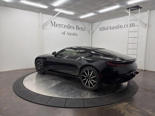 2017 Aston Martin DB11 Base