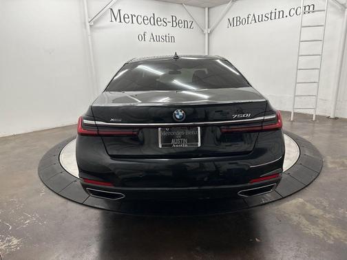 2022 BMW 750 i xDrive