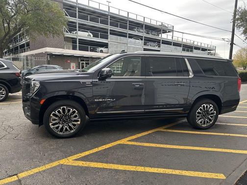 2023 GMC Yukon XL Denali Ultimate