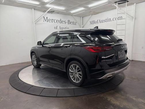 Black Obsidian 2024 INFINITI QX50 Luxe