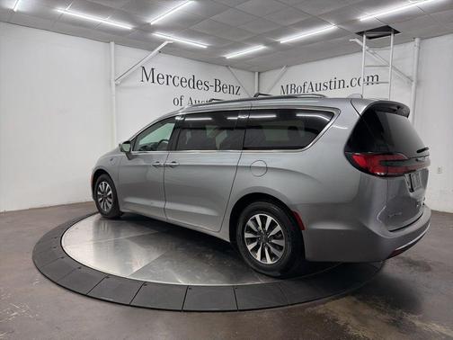2021 Chrysler Pacifica Hybrid Touring L