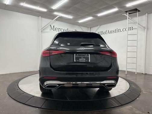 2025 Mercedes-Benz GLC 300 Base