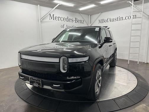 2024 Rivian R1S Adventure