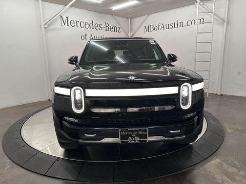 2024 Rivian R1S Adventure